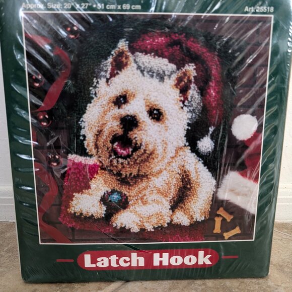 J&P COATS Kit 1998 Latch Hook Christmas Puppy 20" x 27" 25518 READ - Picture 3 of 9